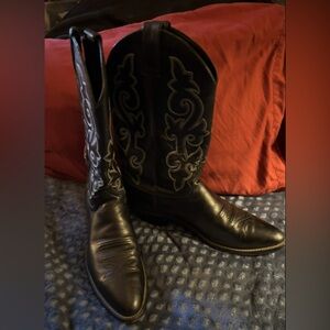 Men’s Justin Cowboy Boots size 10 1/2